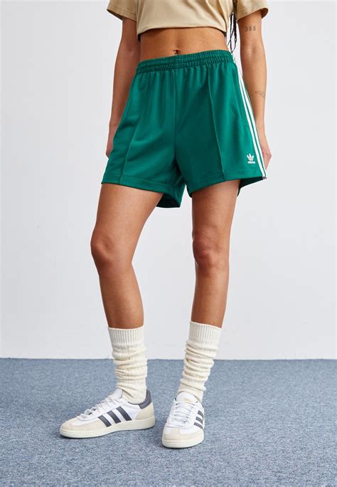 adidas firebird shorts grün|Green .